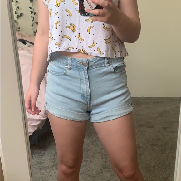 Denim shorts from Forever 21 - Picture 2 of 5